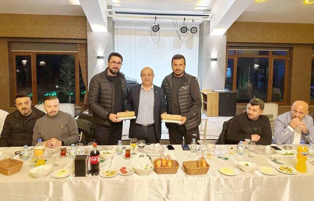 Başkan Evcimen’den Bozokspor’a moral yemeği