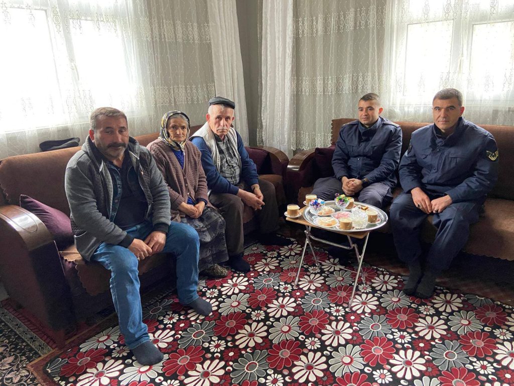 Jandarma’dan şehit aileleri ve gazilere ziyaret