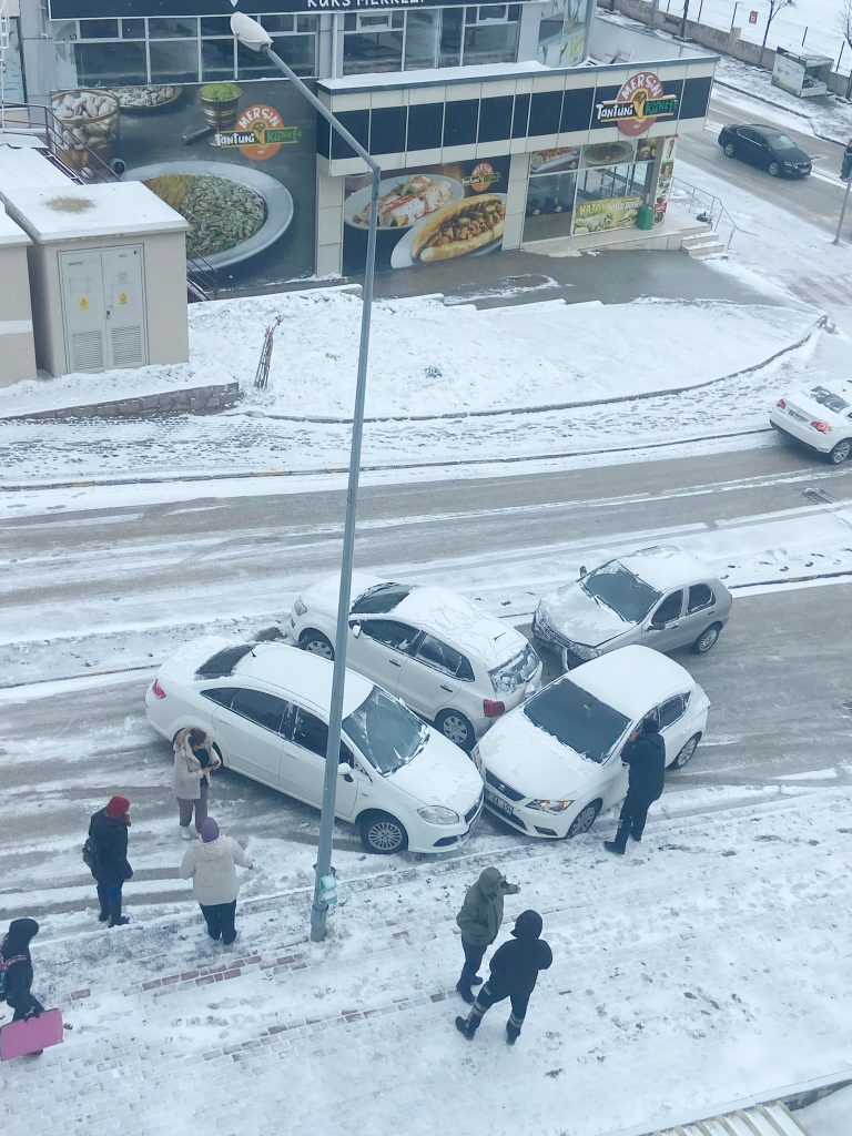 Yozgat’ta kar ve tipi ulaşımda aksamalara sebep oldu