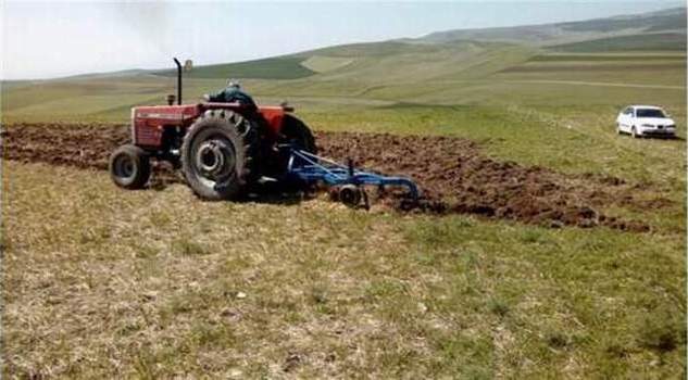 Çiftçiler nadas alanlarının sürümüne başladı