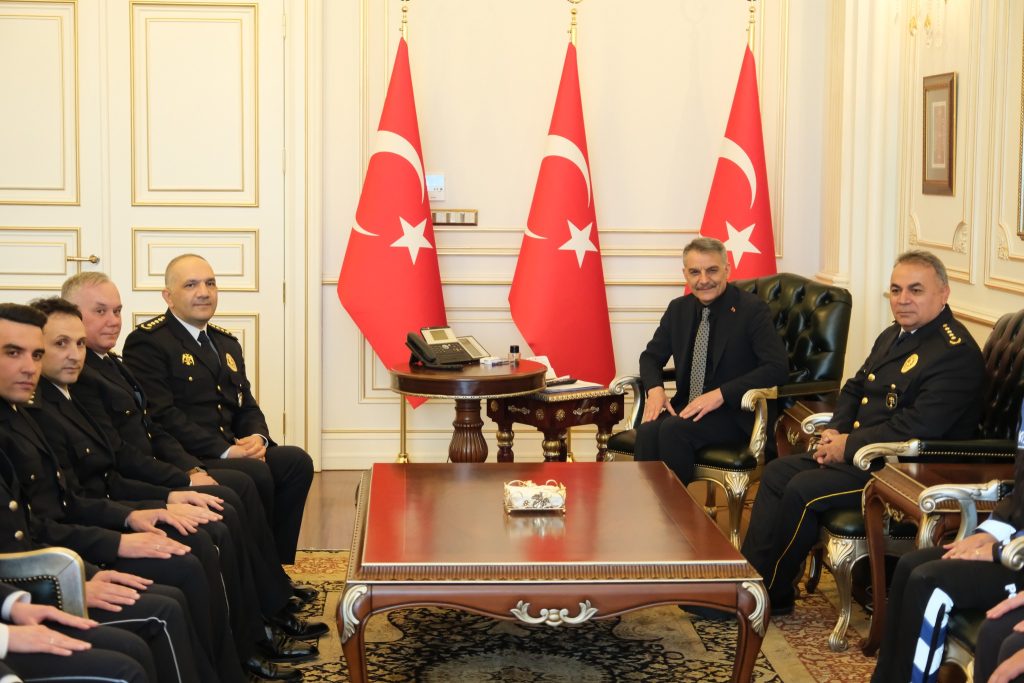 Vali Özkan, Emniyet Teşkilatını tebrik etti