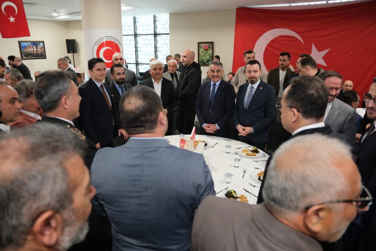 Vali Özkan’dan yoğun bayramlaşma mesaisi