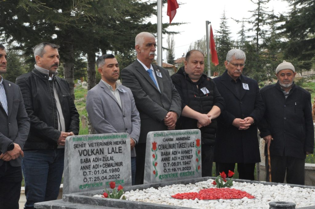 Görev Şehidi Veteriner Hekim Volkan Lale, kabri başında anıldı
