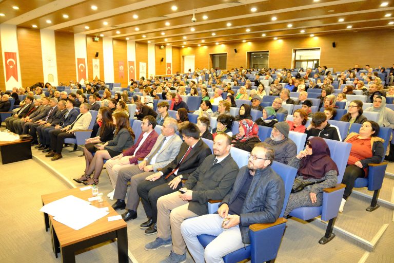 Ailemiz Geleceğimiz konferansı verildi