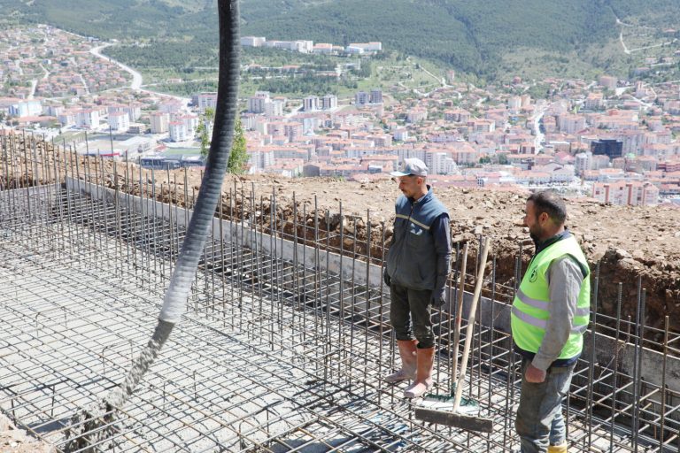 Bungalov evlerinin temeli atıldı