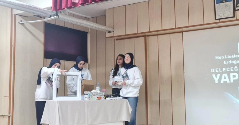 Fen Liseleri “Yapay Zekâ” konulu bilim programında buluştu