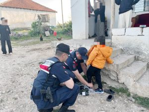 Jandarmadan çocuklara anlamlı hediye