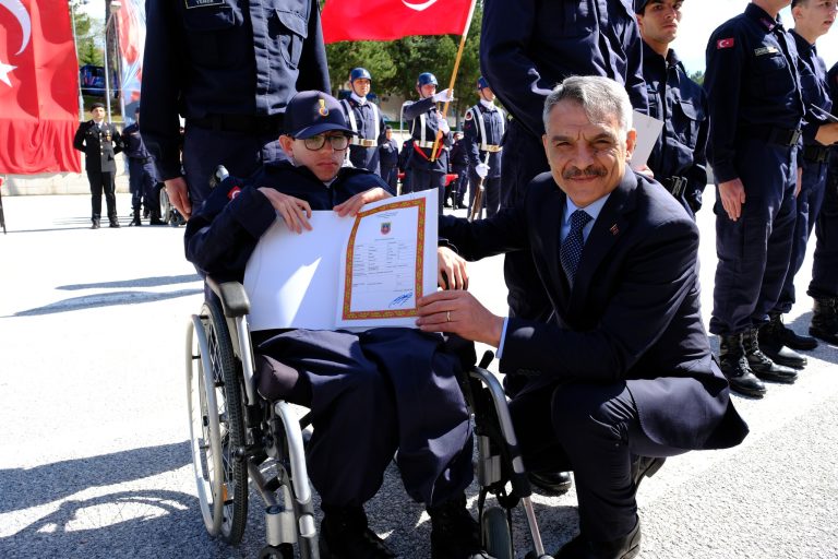 Bir günlüğüne askerlik heyecanını yaşadılar