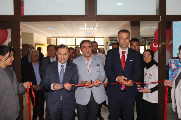 Merkez Ortaokulu’nda proje rüzgarı
