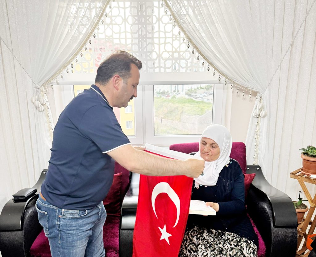 Yozgat Ülkü Ocakları’ndan şehit ailesine ziyaret