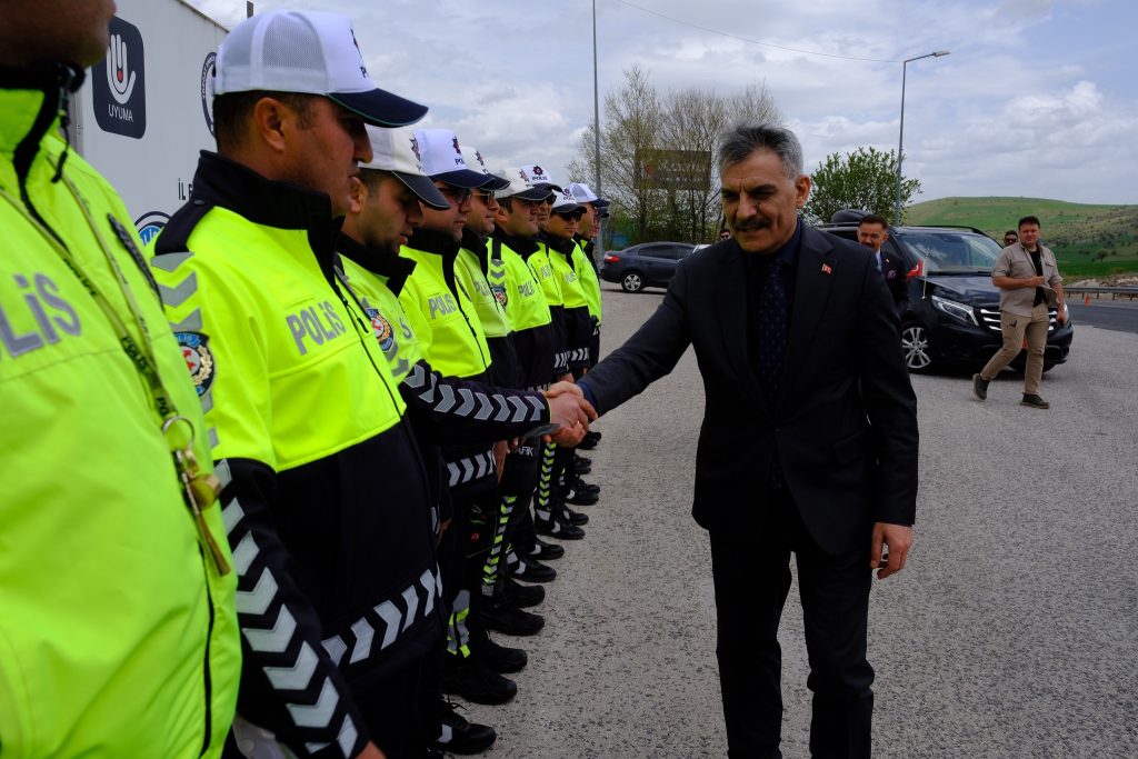 Özkan’dan trafik uygulama noktasına ziyaret