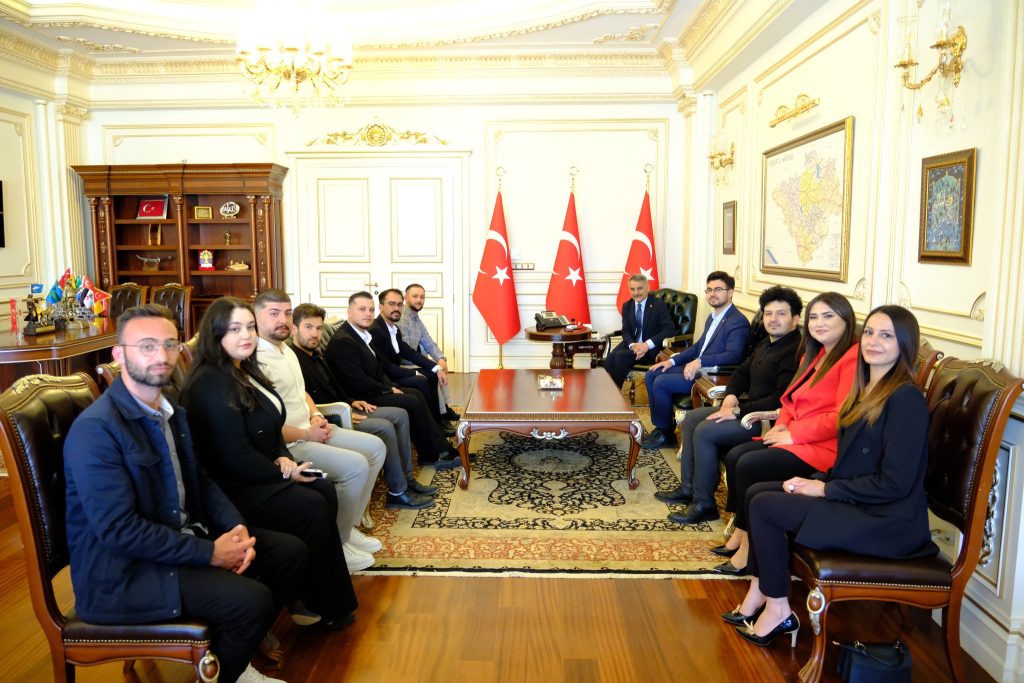 AK Parti Gençlik Kolları’ndan Vali Özkan’a ziyaret