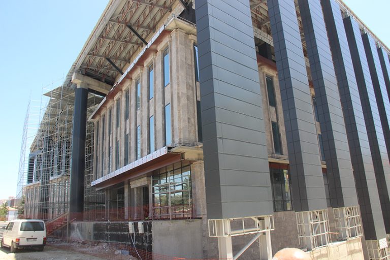 İl halk kütüphanesi hızla tamamlanıyor