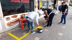 Kaldırım işgallerine karşı sarı çizgi uygulaması başlatıldı