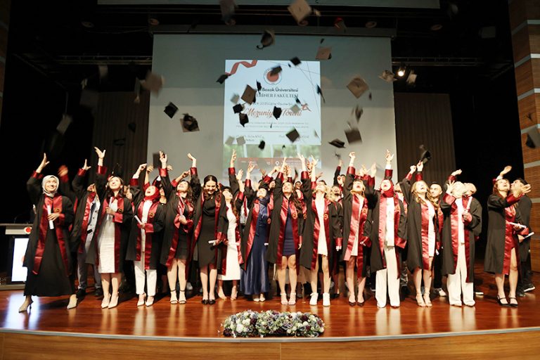 Veteriner Fakültesi’nde mezuniyet sevinci