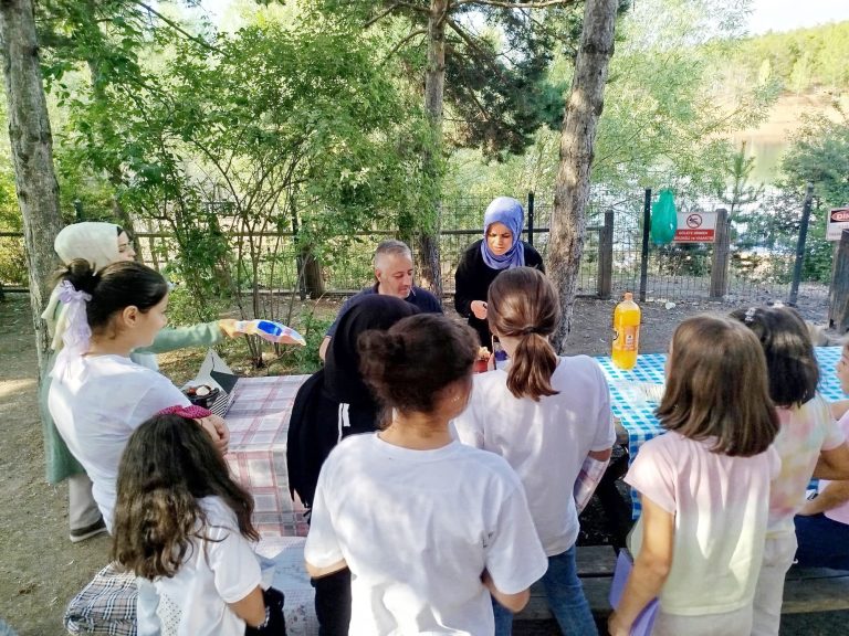 Çocuklar piknikte buluştu