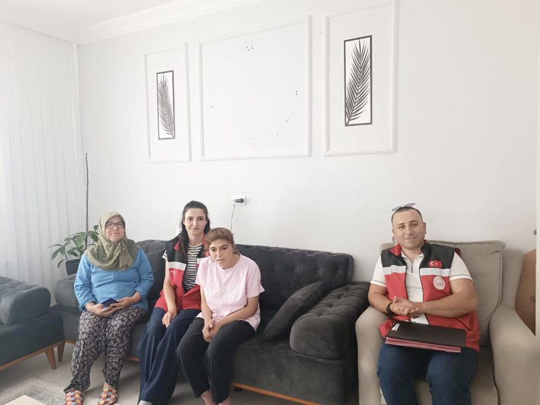 Sosyal hizmet ekipleri sahada