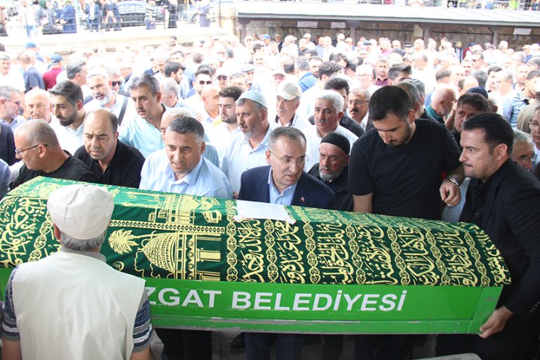 Bozdağ, Avşar’ın cenazesine katıldı