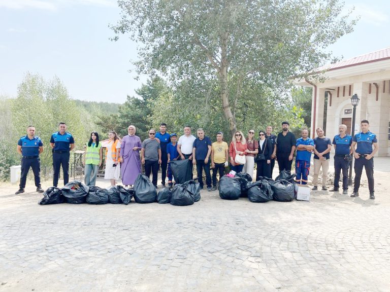 Çamlık’ta hem temizlik hem uyarı