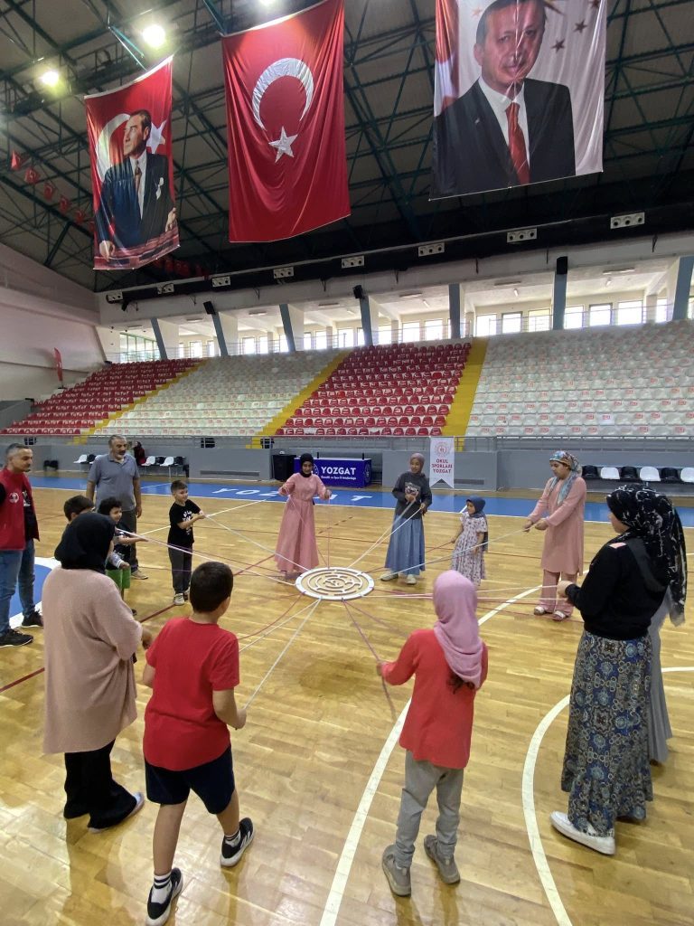 Yaz kursu öğrencilerine eğlenceli sürpriz