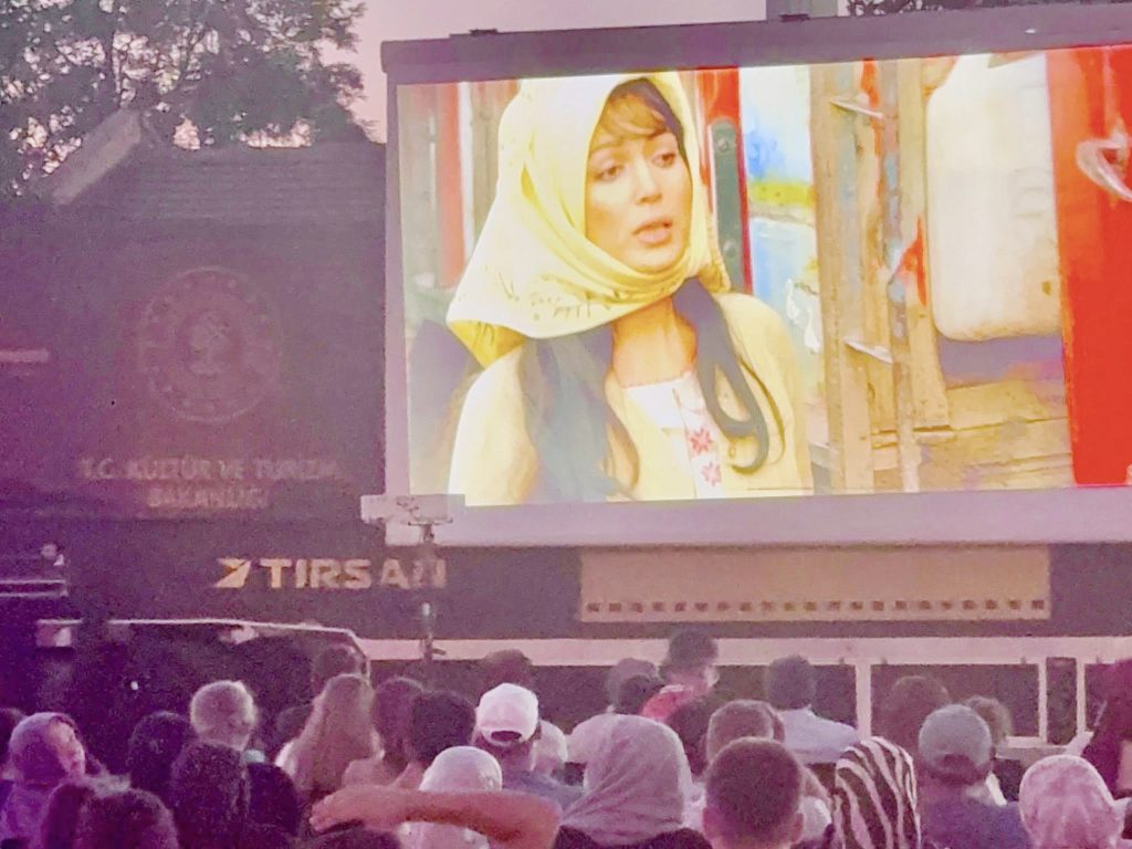  “Gezen ozanlar ve sinema gösterimi” Yerköy’de 