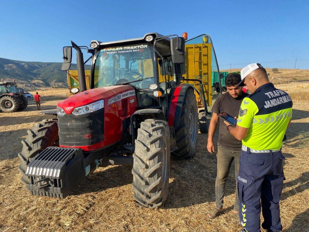 Jandarmadan trafik bilgilendirmesi