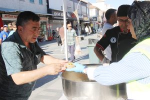 Yozgat Belediyesi’nden Aşure ikramı