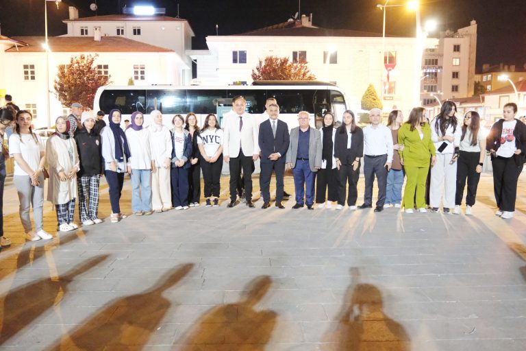 40 genç Çanakkale’ye doğru yola çıktı