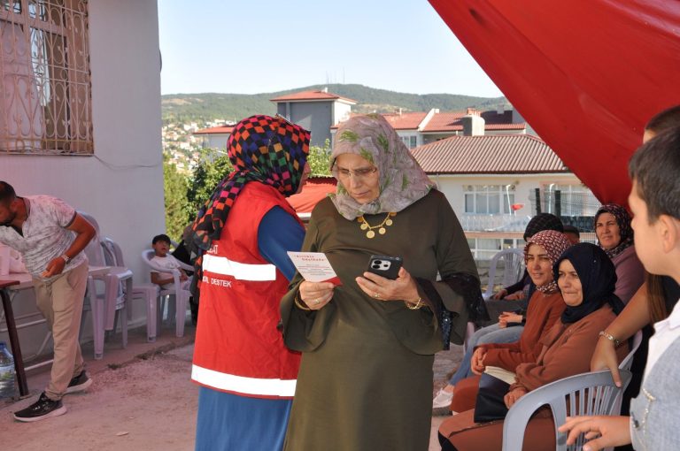 “Aile Yılı”na özel düğün ziyareti