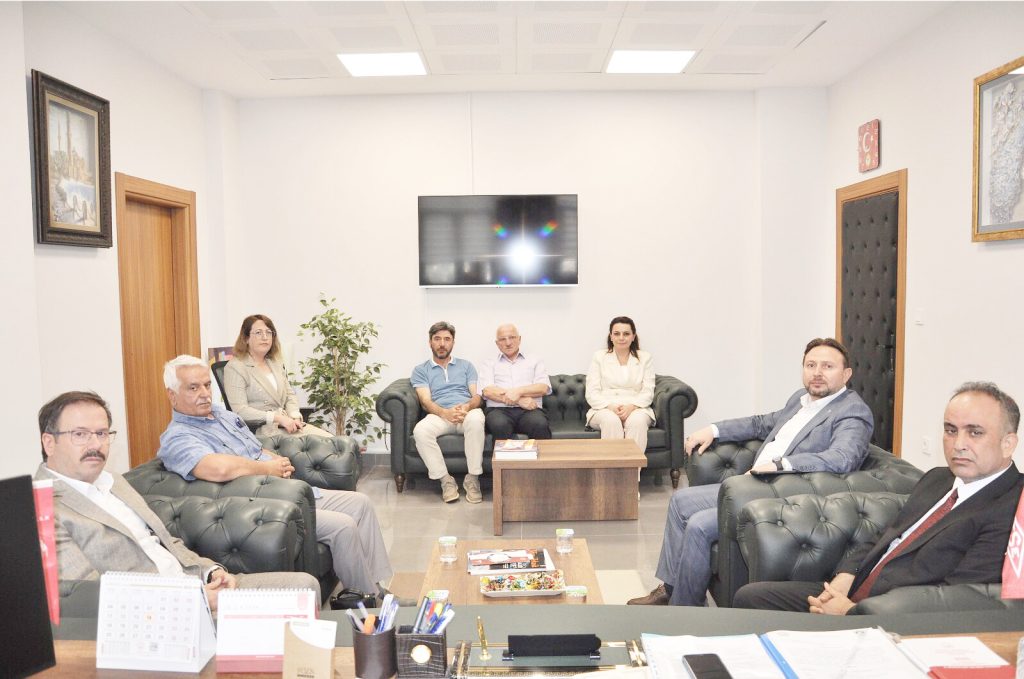 Başkan Kandemir’den İl Müdürü Topal’a ziyaret