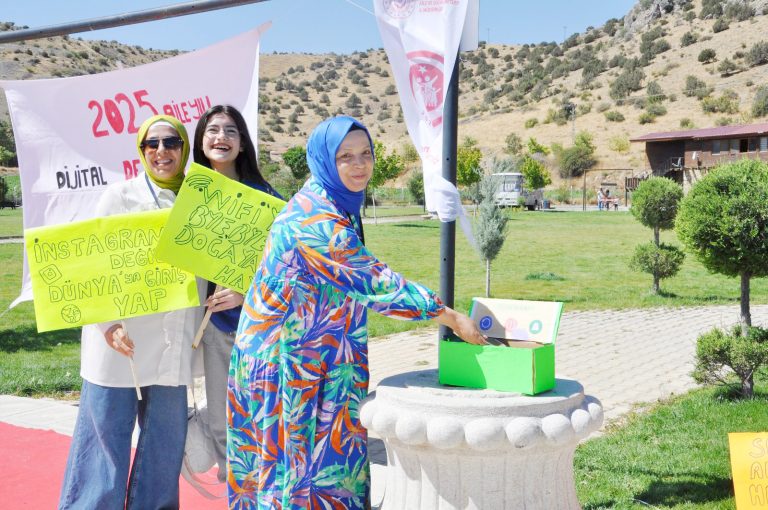 “Aile Yılı” etkinlikleri kapsamında dijital detoks kampı