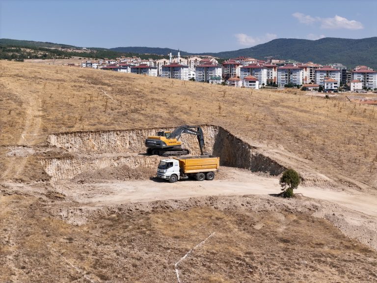 TOKİ konutları için ilk kazma vuruldu