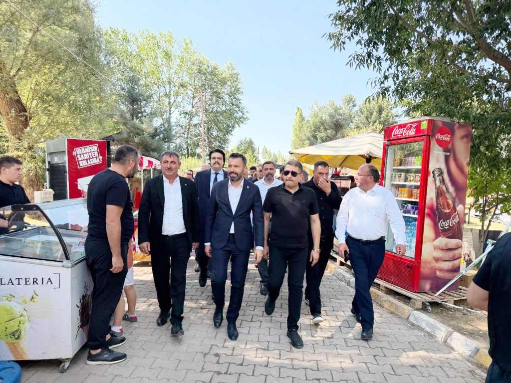 Milletvekilleri Şahan ve Sedef hemşehrileriyle buluştu