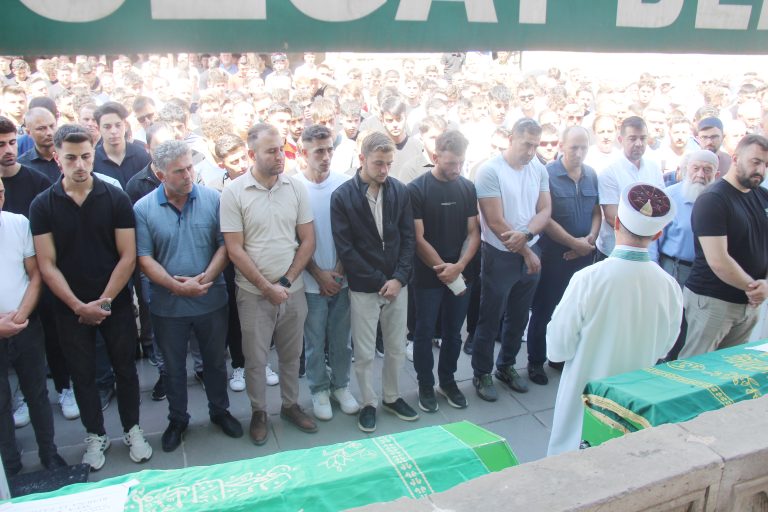 Samsunda boğulan gençler Yozgat’ta toprağa verildi