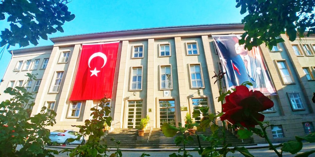 Hukuk Fakültelerine girişte başarı sıralaması barajı 125 bine çıkarıldı