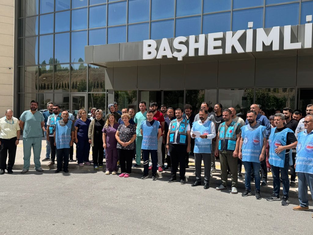 Sağlık Sen’den memur maaş zam teklifi protestosu