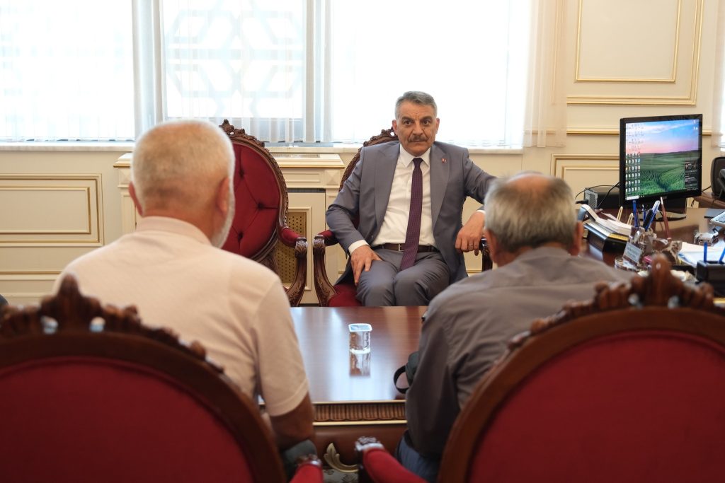 Vali Özkan, Vatandaşların sorunlarını dinlemeye devam ediyor