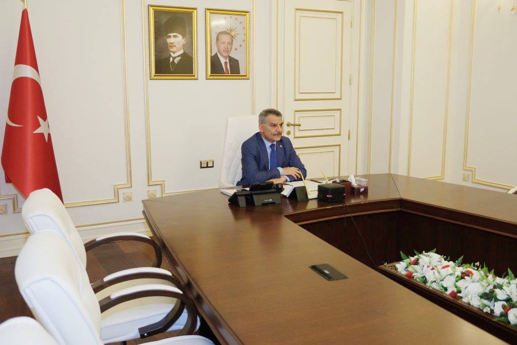 Vali Özkan, hayvan hakları toplantısına katıldı