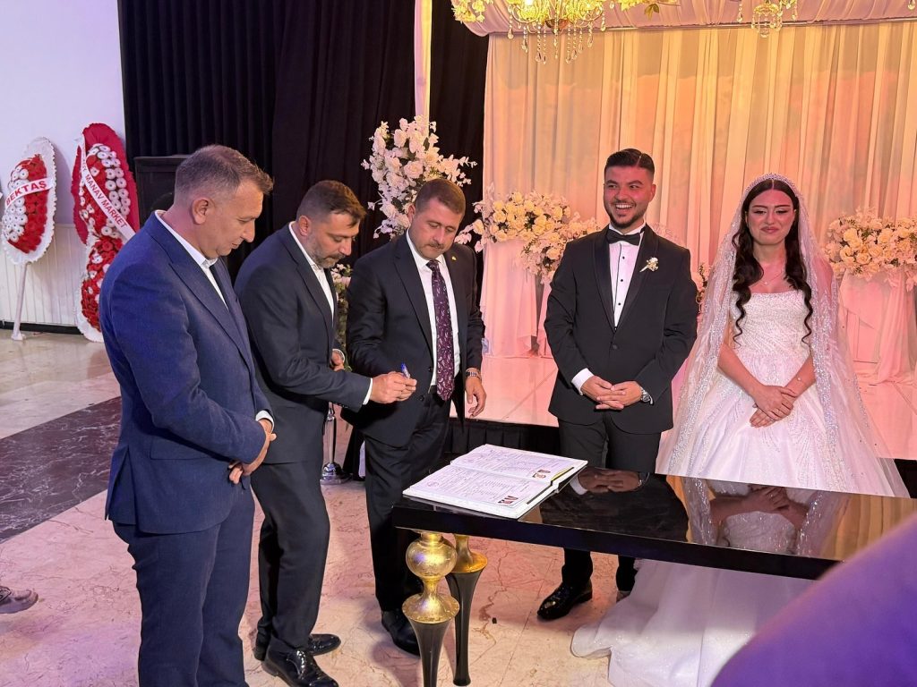 Aslan ve Kocabeyoğlu ailelerinin mutlu günü