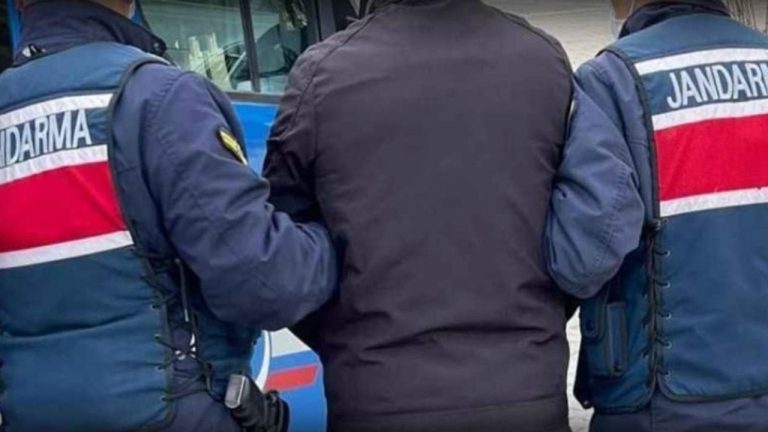 Aranan 4 şahıs jandarma operasyonuyla yakalandı