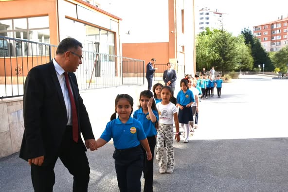 Altınkaynak minik öğrencilerin heyecanına ortak oldu