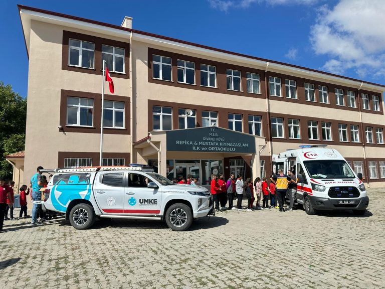 Minik yüreklere ilk yardım bilinci aşılandı