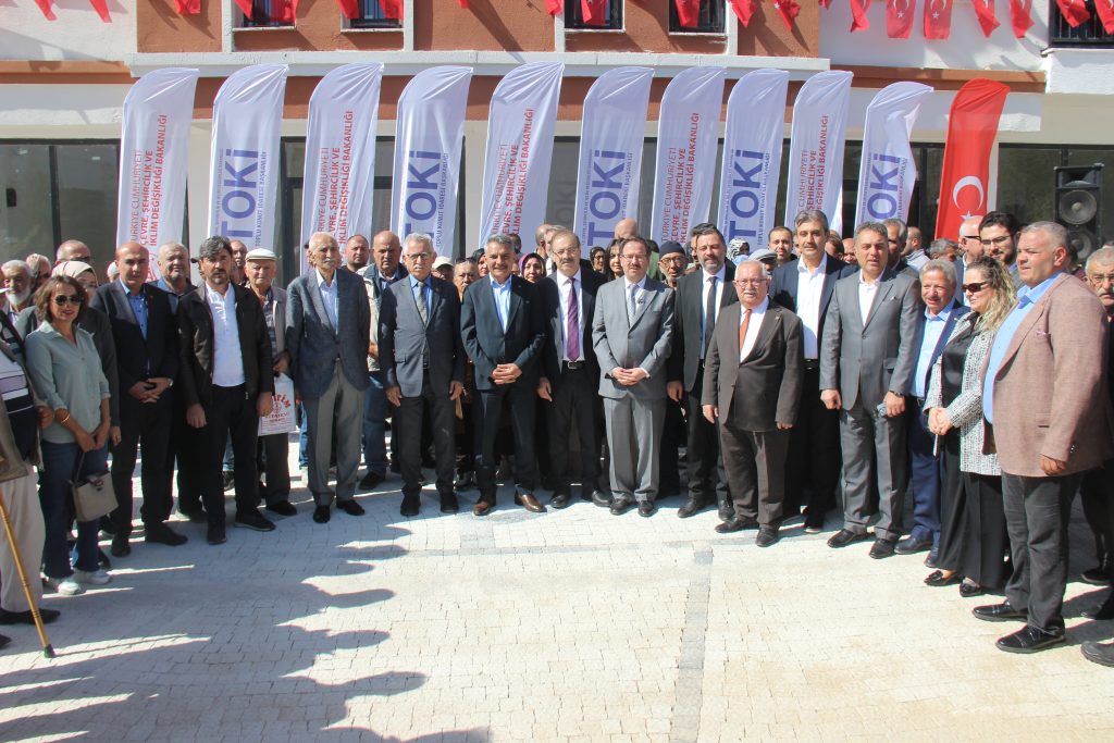 Menekşe Evleri TOKİ konutları hak sahiplerine teslim edildi