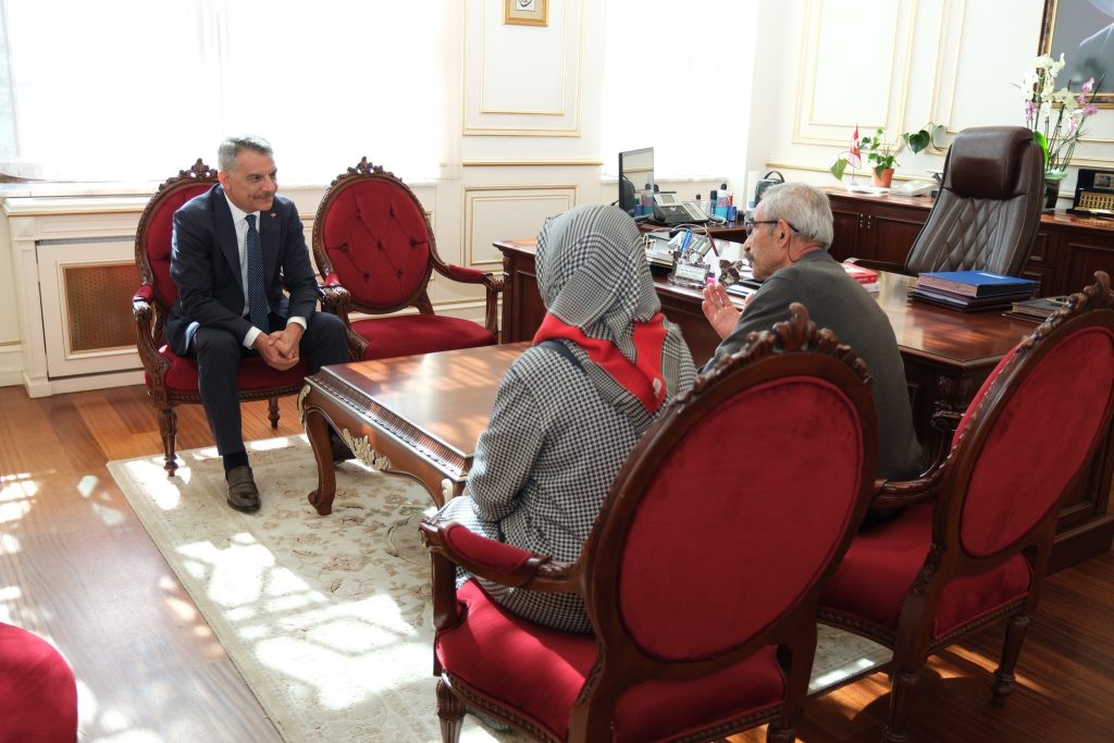 Vali Özkan, sorunları dinliyor çözüm üretiyor