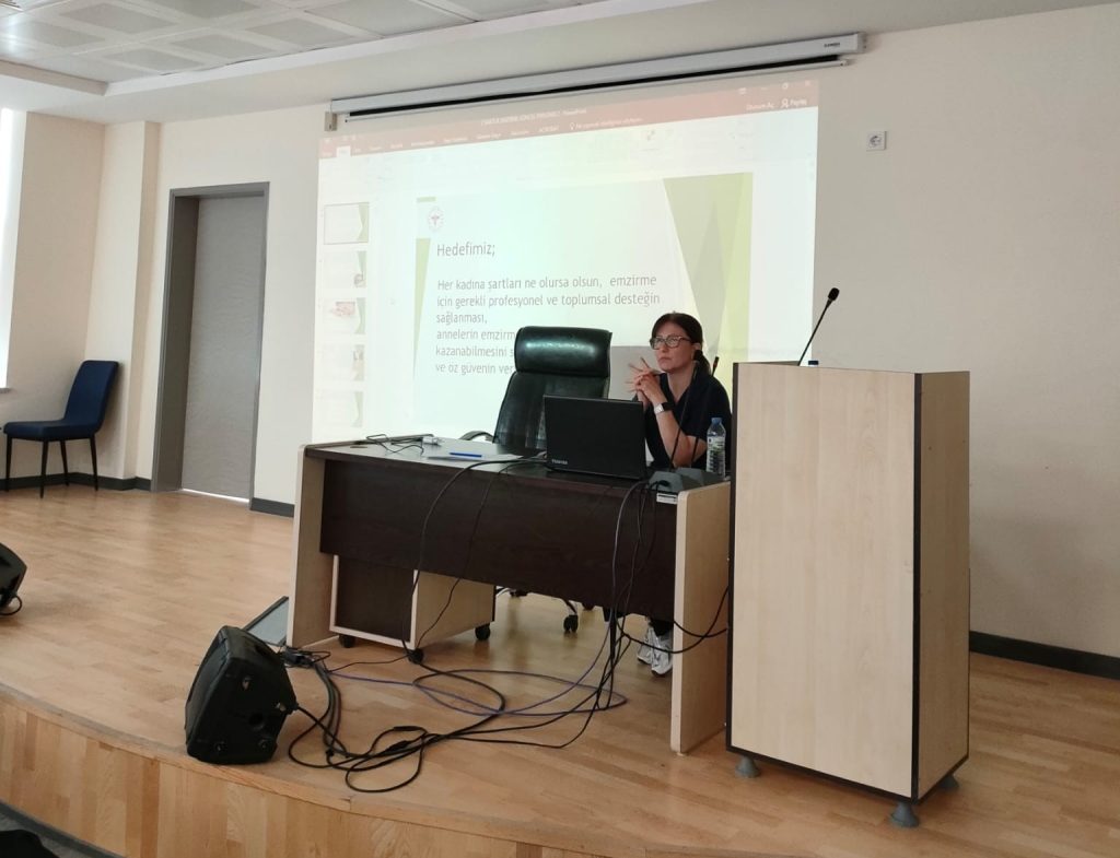 Anne sütü ve emzirme eğitimi düzenlendi