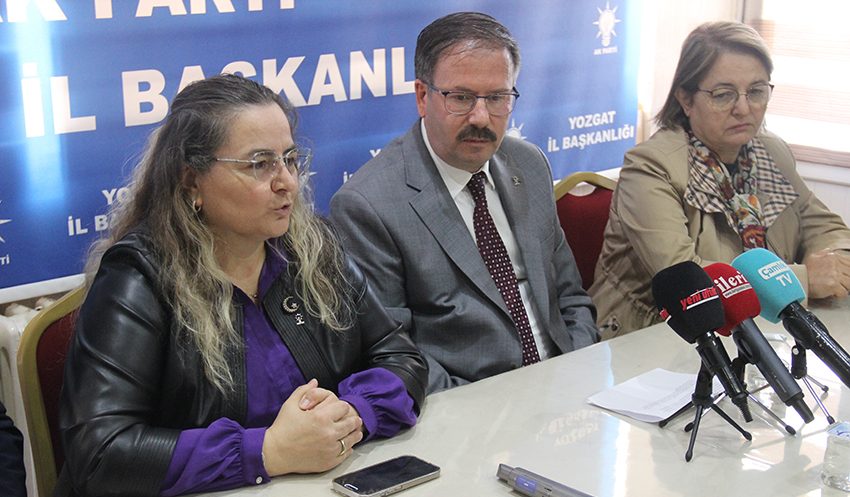 AK Parti Kadın Kolları yeni kadrosu ile yola çıktı