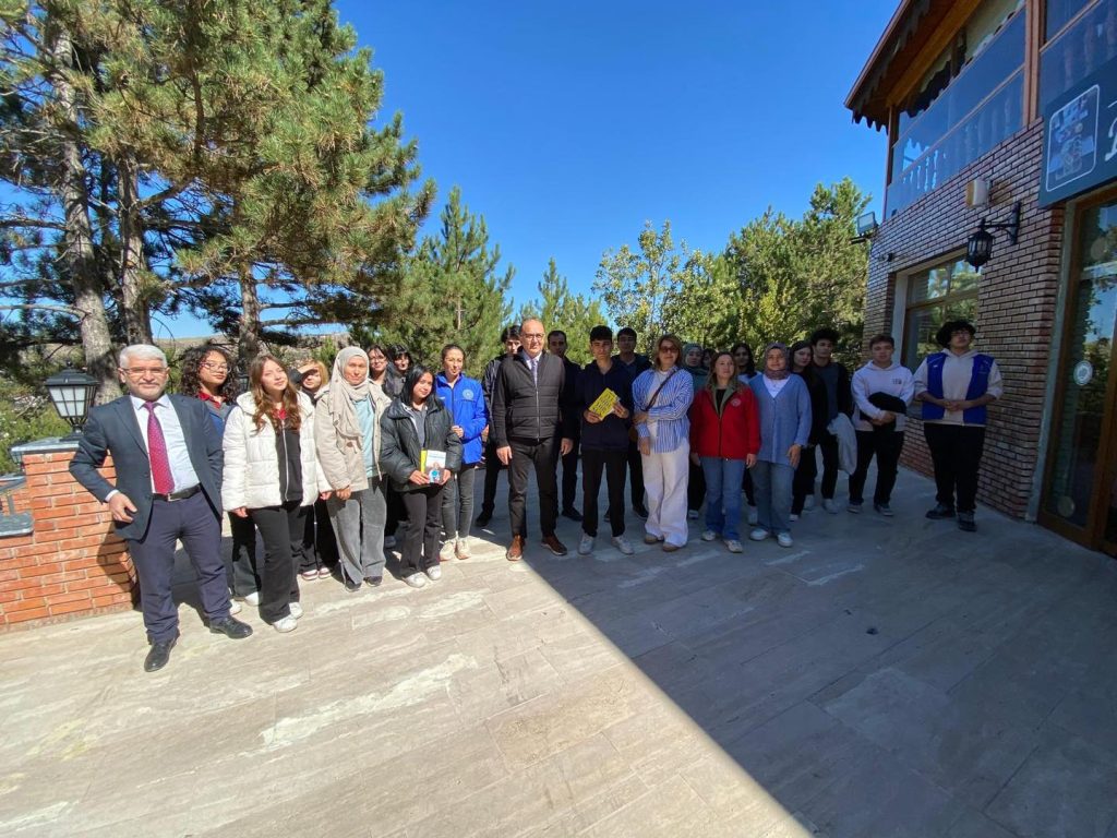 Gençler Oryantiring heyecanı yaşadı