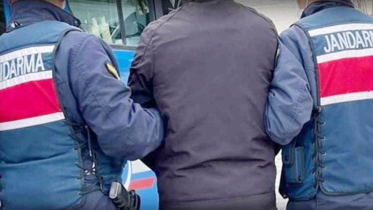 Dolandırıcılıktan aranan şahıs yakalandı
