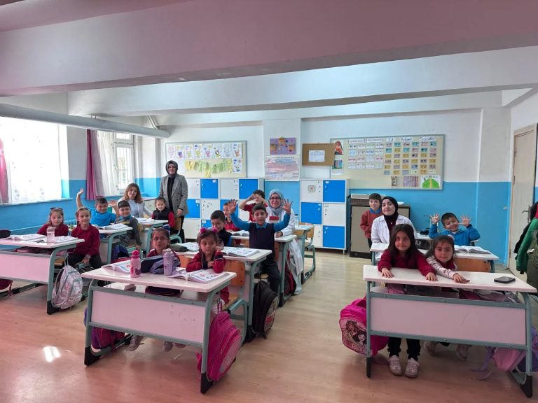 İlkokul öğrencilerine sağlık eğitimi