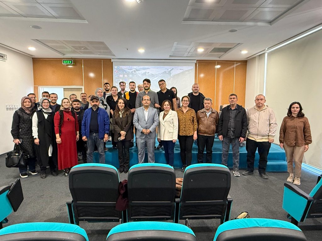 Aile hekimlerine güncel eğitimler devam ediyor